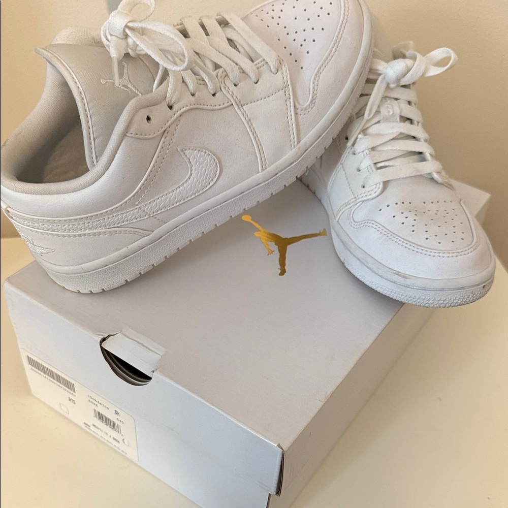 Nike Air Jordan Low White Sneakers